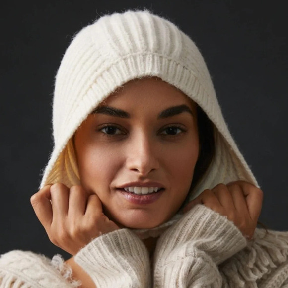 COPY - Anthropologie WHITE  Mini Knit Hood - Picture 1 of 2